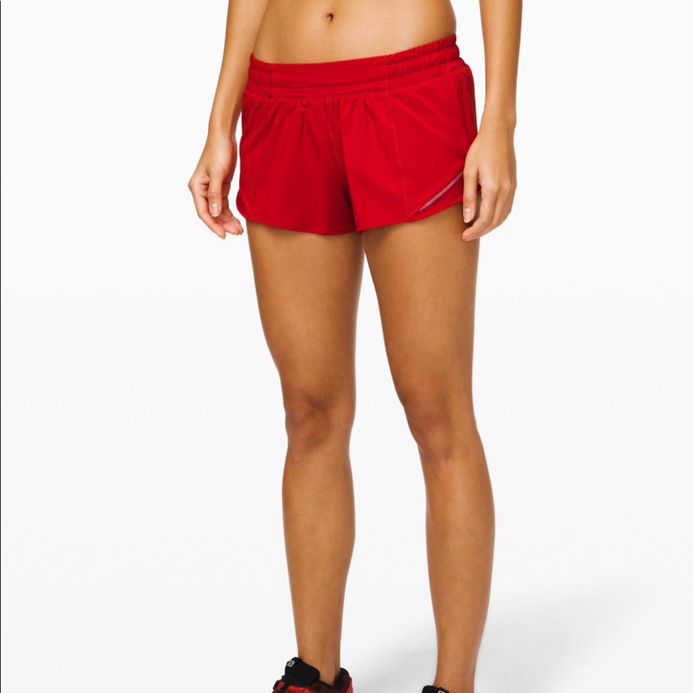 BRAND NEW Lululemon 2.5 hotty hot shorts size 8